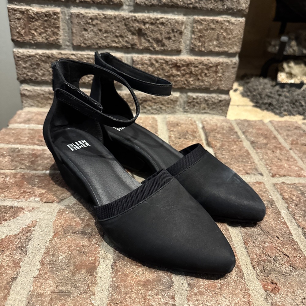 Eileen Fisher Jilly Pump Heels Sz 8 Black Suede Leather Ankle Strap Stacked Heel